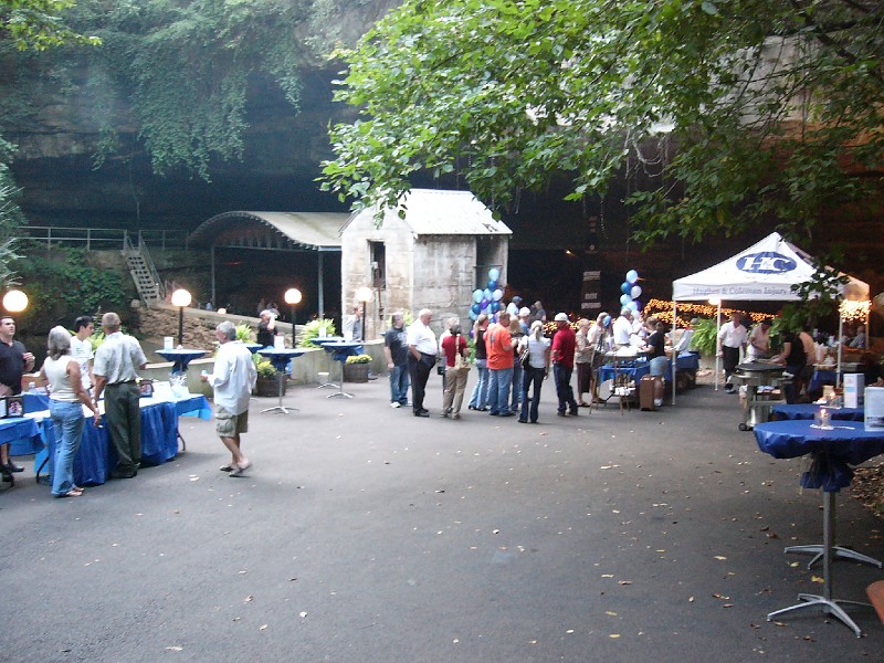 Crowd at the entrance.JPG